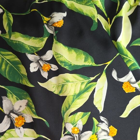 Express Women Sz XL Dark Floral Balloon Sleeve Preppy Fairy V-Neck Button Up Top - Picture 11 of 11